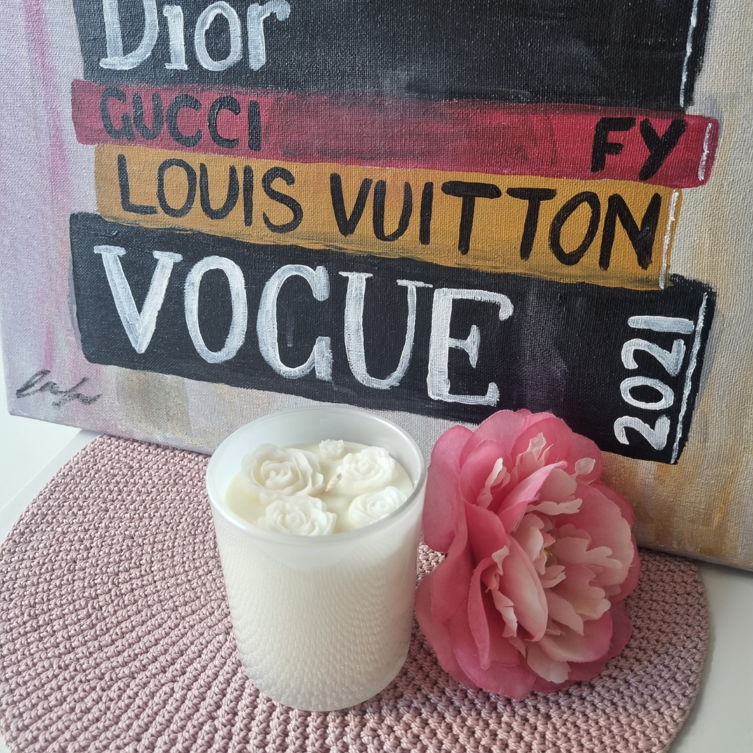 LUSTROUS PEARL FLORAL CANDLE